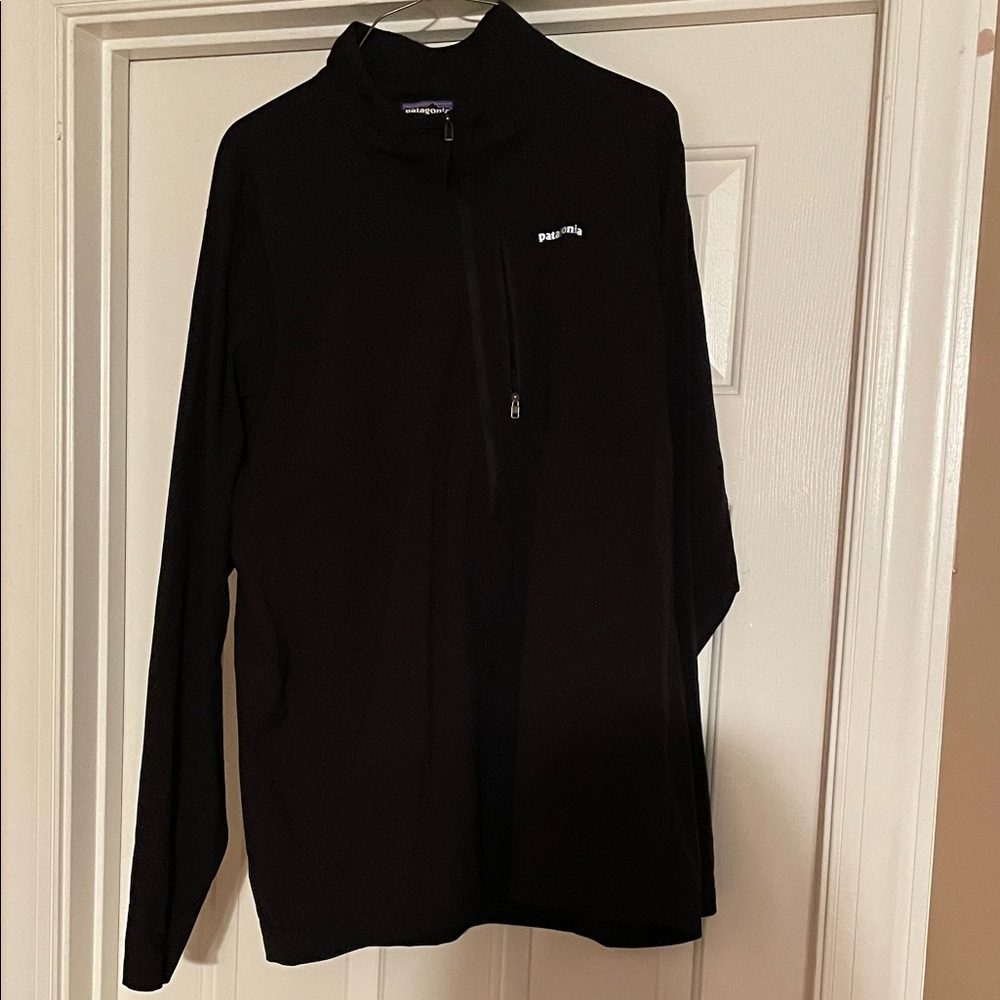 Patagonia Black Quarter-Zip Pullover windbreaker